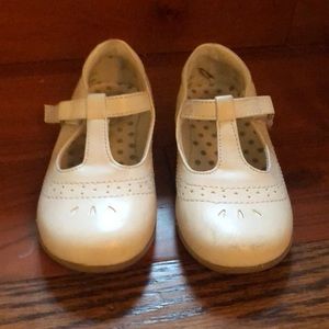 Girls white Mary Janes toddler size 8